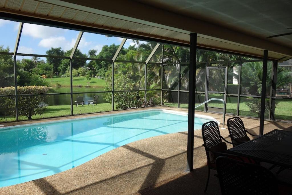 Pool Home With A New Sparkling Pool, Close To Beach, Lovely Lake View North Naples Exteriör bild