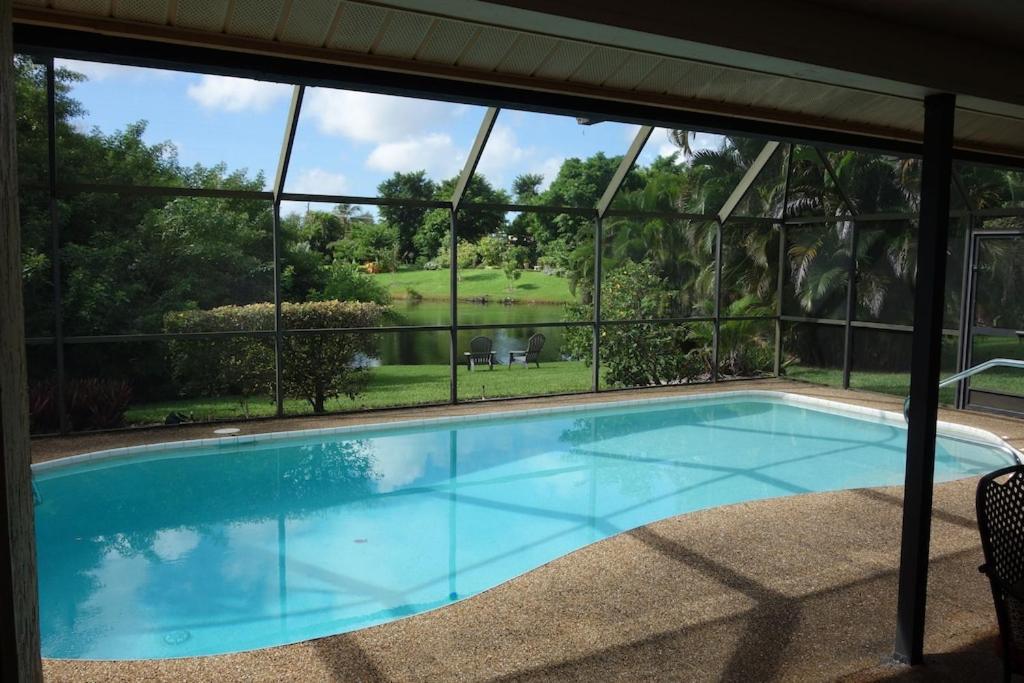 Pool Home With A New Sparkling Pool, Close To Beach, Lovely Lake View North Naples Exteriör bild