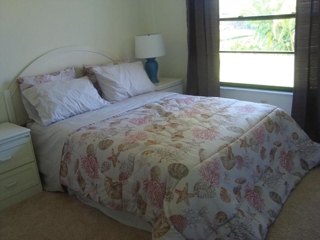 Pool Home With A New Sparkling Pool, Close To Beach, Lovely Lake View North Naples Exteriör bild