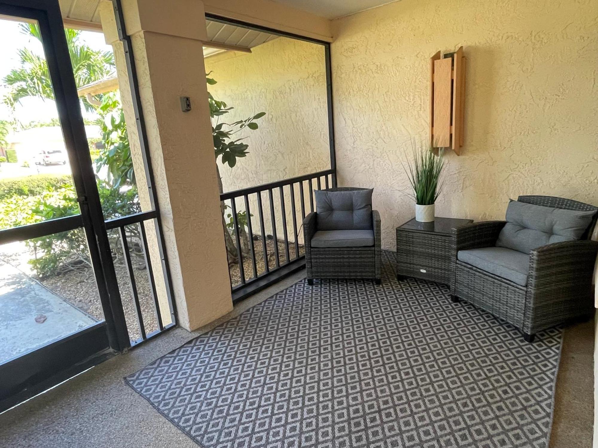 Pool Home With A New Sparkling Pool, Close To Beach, Lovely Lake View North Naples Exteriör bild