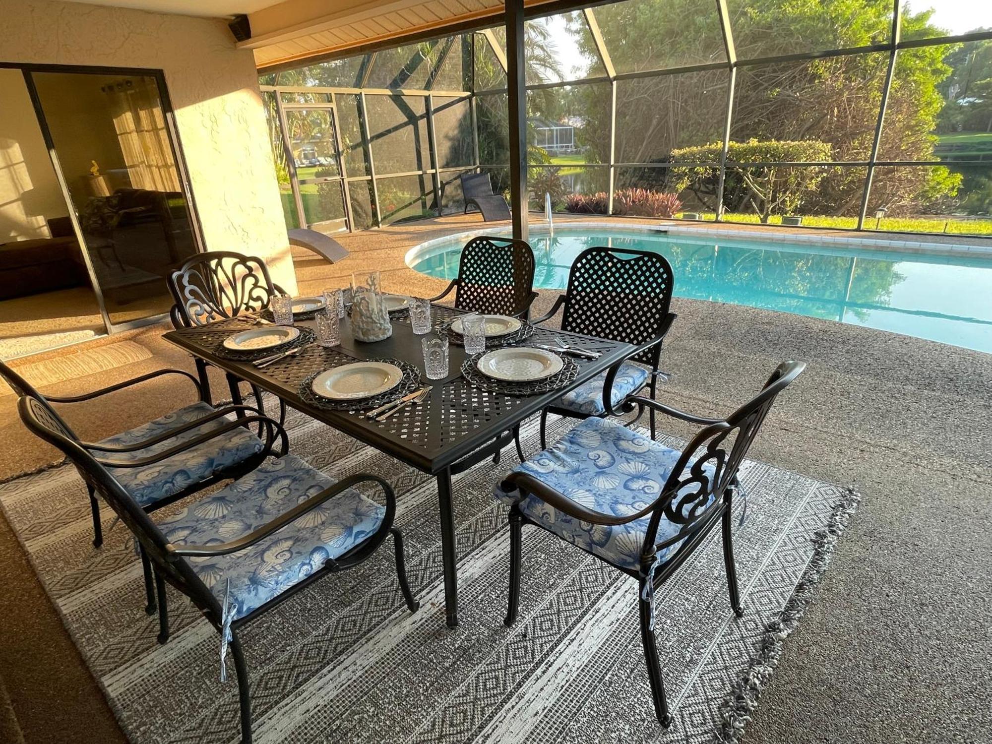 Pool Home With A New Sparkling Pool, Close To Beach, Lovely Lake View North Naples Exteriör bild