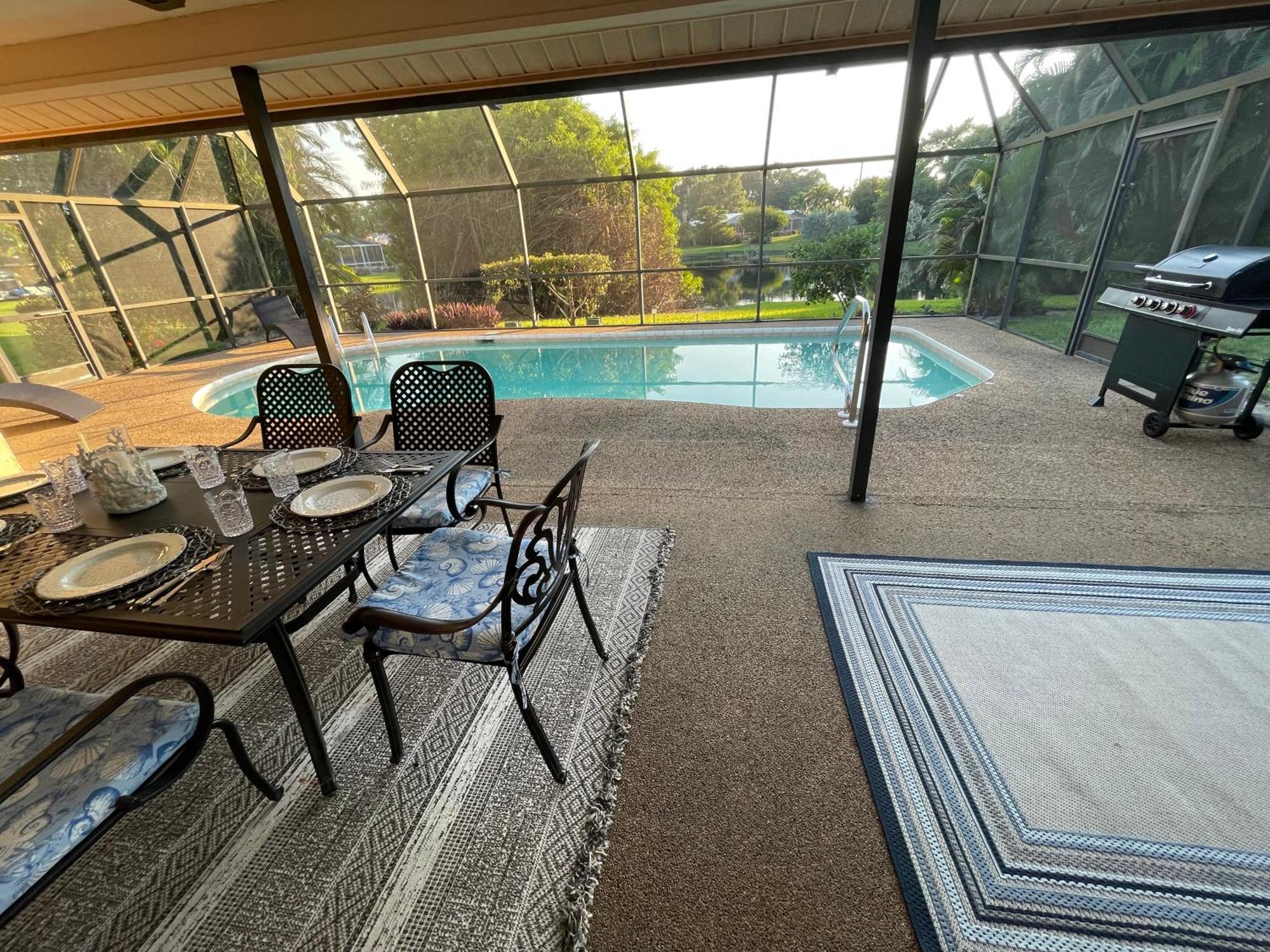 Pool Home With A New Sparkling Pool, Close To Beach, Lovely Lake View North Naples Exteriör bild