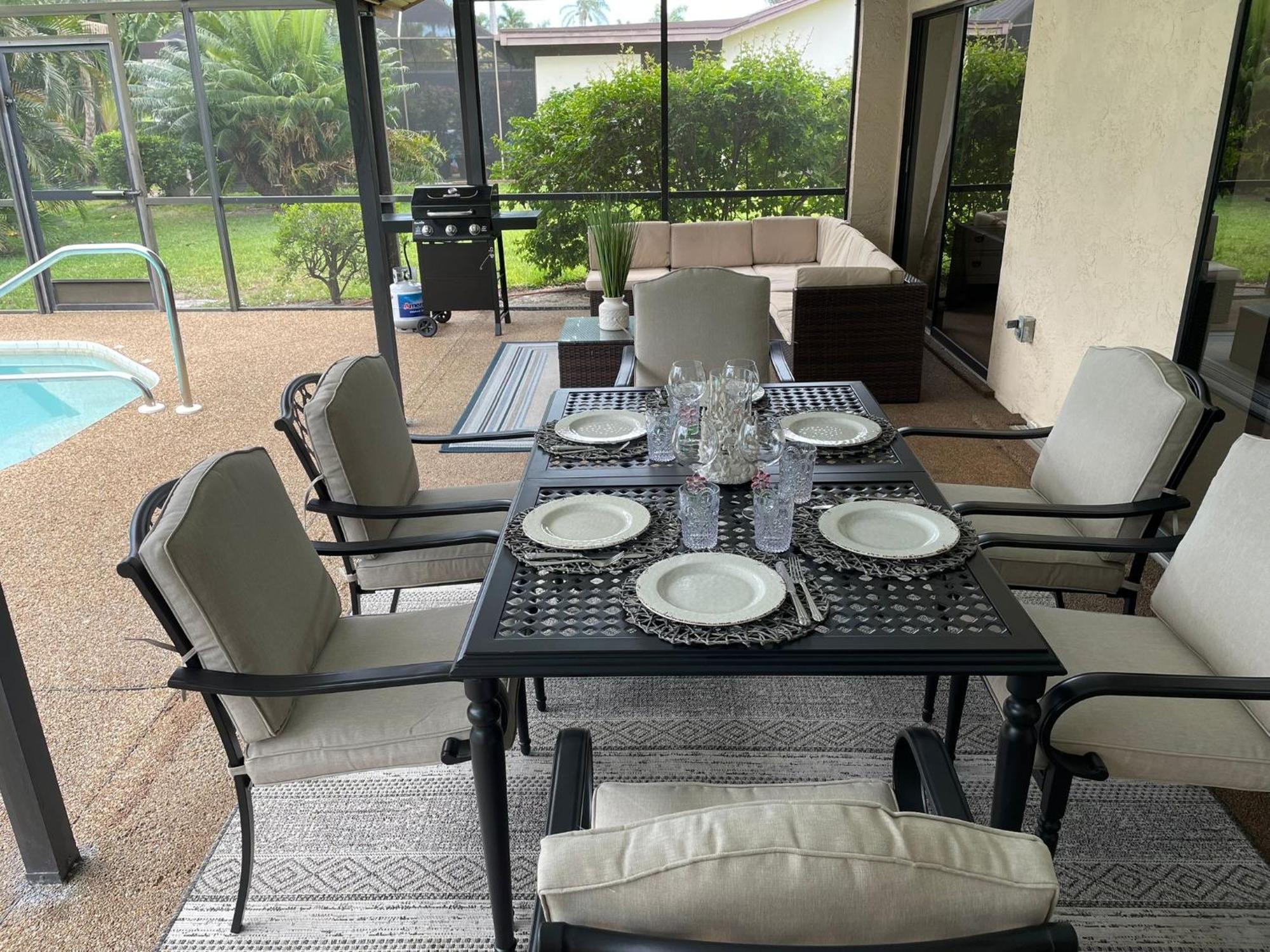 Pool Home With A New Sparkling Pool, Close To Beach, Lovely Lake View North Naples Exteriör bild