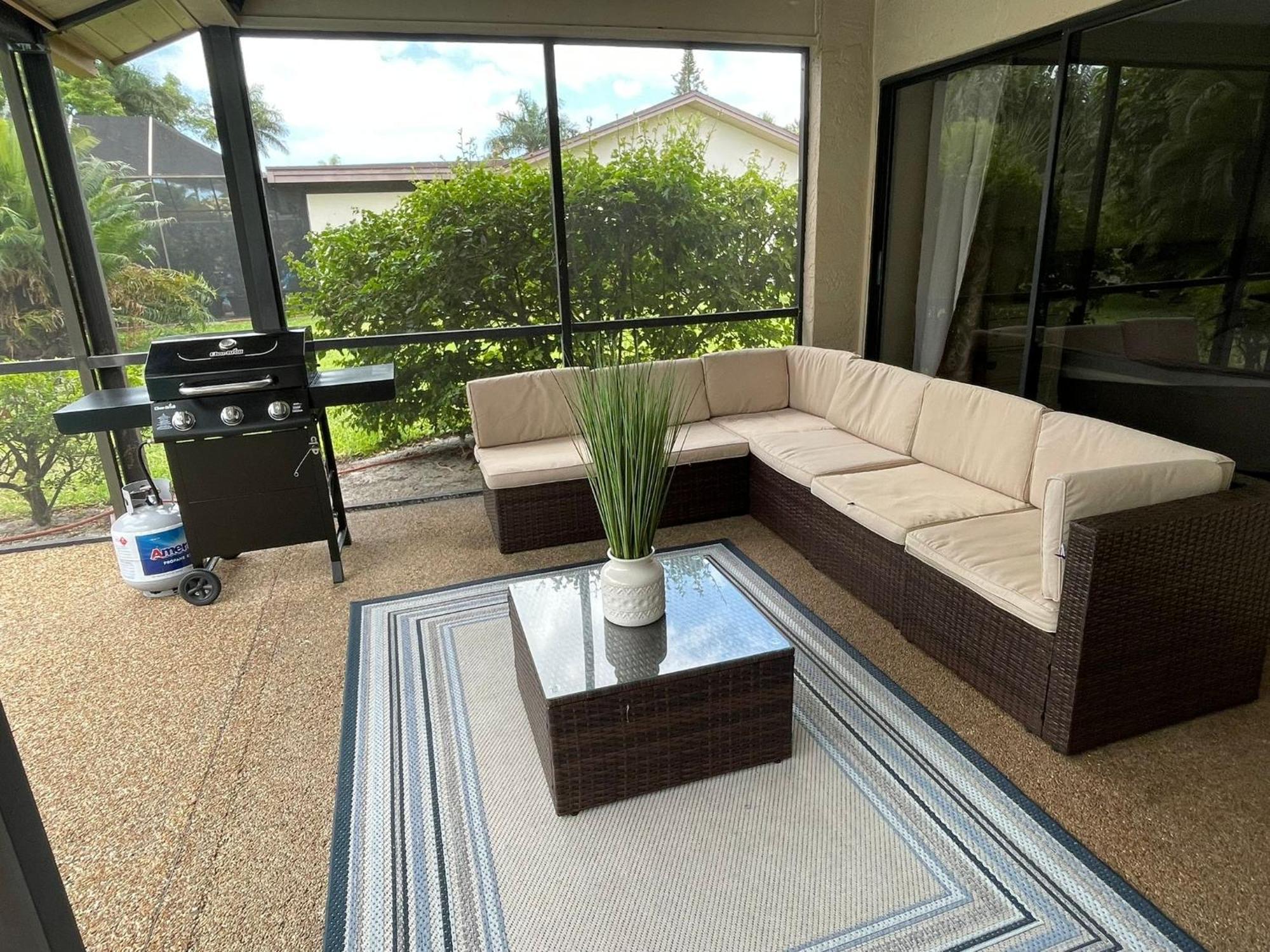 Pool Home With A New Sparkling Pool, Close To Beach, Lovely Lake View North Naples Exteriör bild