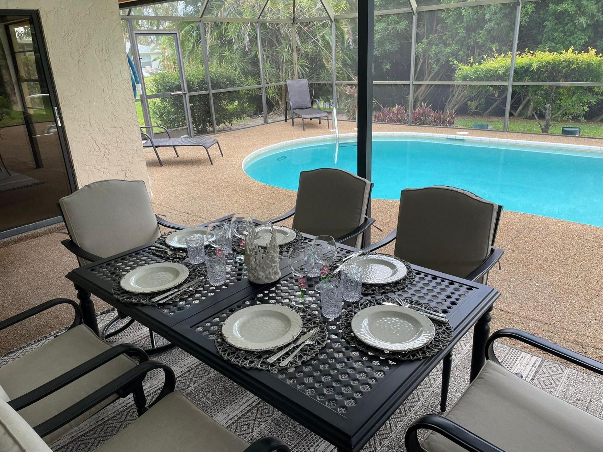 Pool Home With A New Sparkling Pool, Close To Beach, Lovely Lake View North Naples Exteriör bild